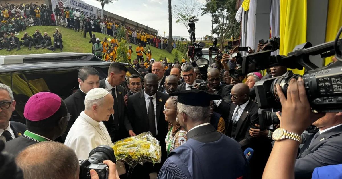 Léon XIV dénonce les dangers de l'IA en Afrique