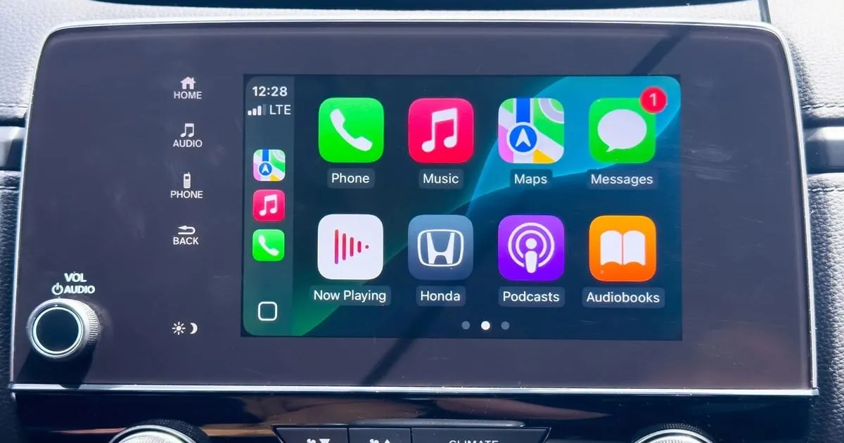 ChatGPT sur CarPlay : une révolution bridée par Apple
